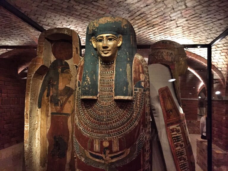 museum-2022-11-03-22-23-00-utc